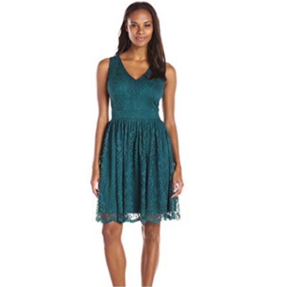 JULIAN TAYLOR ~ Green Lace Fit & Flare Dress ~ Size 6
